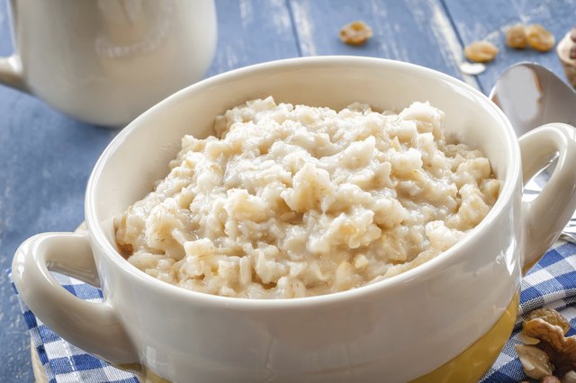 Should I Eat Oatmeal When I Have Diarrhea? | livestrong