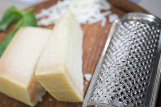 can-you-eat-sliced-american-cheese-on-a-gluten-free-diet-livestrong