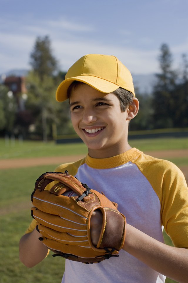 how-to-measure-for-a-little-league-baseball-glove-livestrong