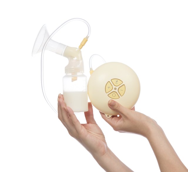 breast pump to increase milk supply for breastfeeding mother