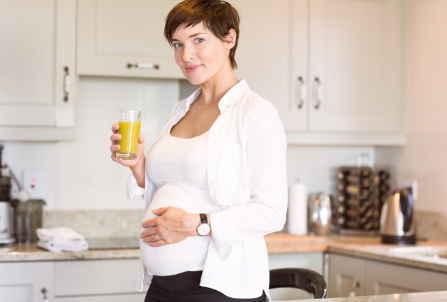 The Best Food & Drinks During the Time of Pregnancy | Livestrong.com