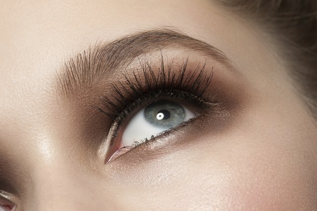 Eye makeup