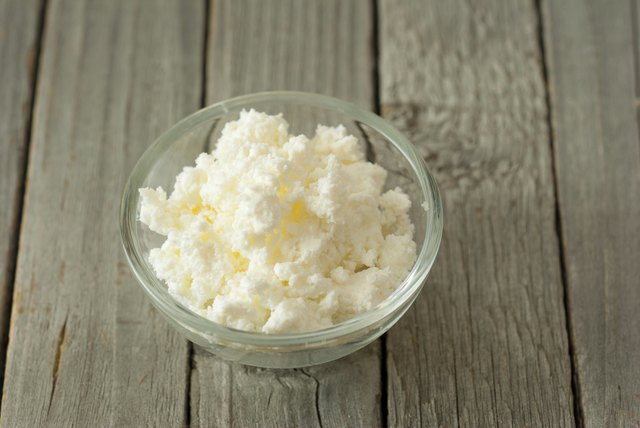 How to Know When Ricotta Cheese Is Spoiled - Livestrong