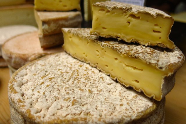 What Is Raw Cheese? Is Raw Milk Cheese Safe?