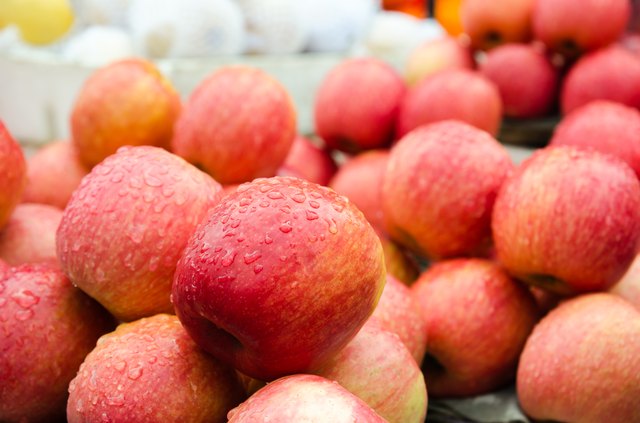 red apple in fresh market