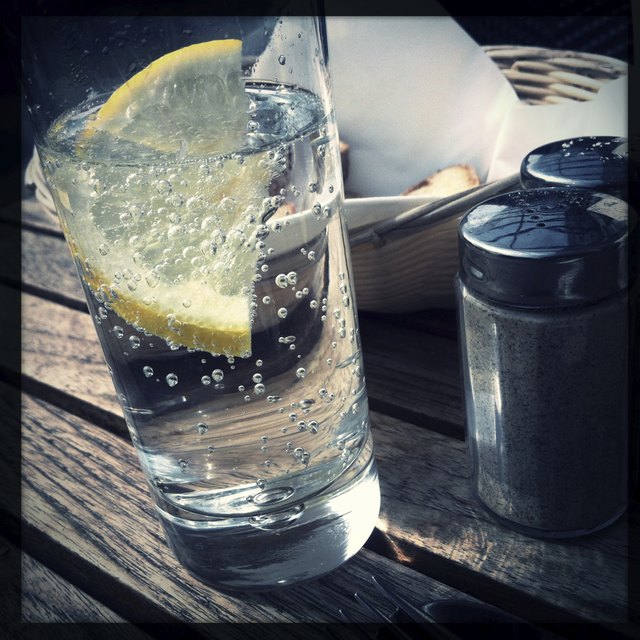 Mineral Water With Lemons Slice