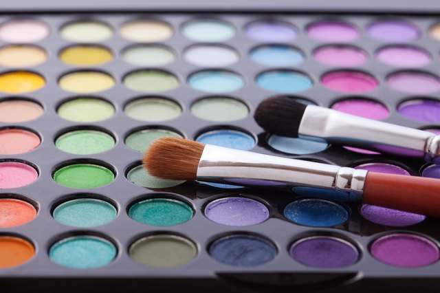 Should You Use Cream or Powder Eye Shadow For Older Women? | Livestrong.com