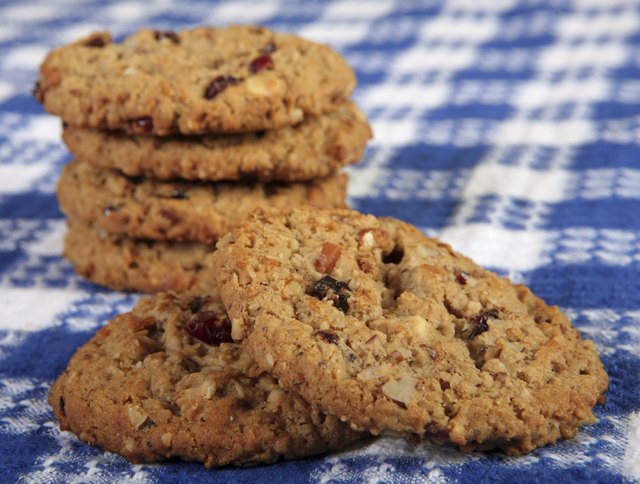 how-to-substitute-oil-for-butter-in-oatmeal-cookies-livestrong