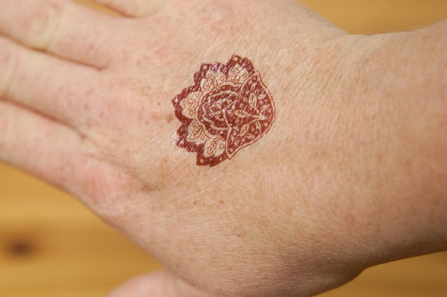 how-to-remove-henna-tattoo-ink-livestrong