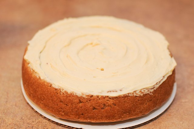 How to Bake a Cake With Soda | Livestrong.com