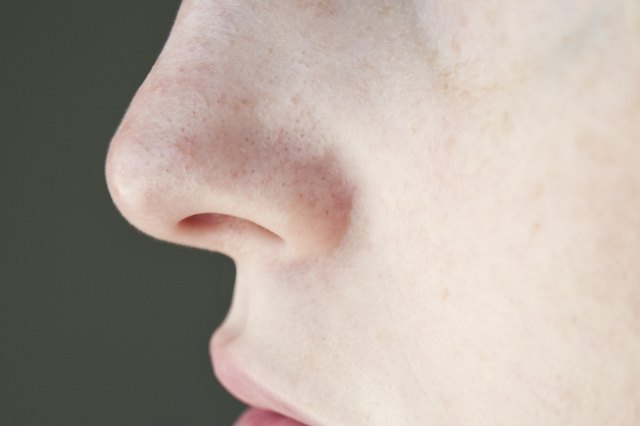 How To Remove Clogged Pores On The Nose