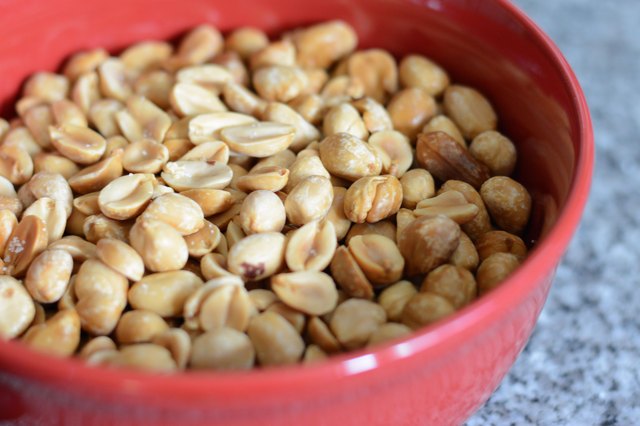 How to Roast Peanuts in the Oven | Livestrong.com