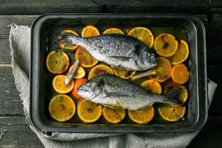 baked fish with oranges and herbs