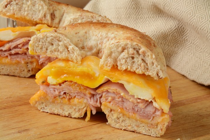 Bagel breakfast sandwich