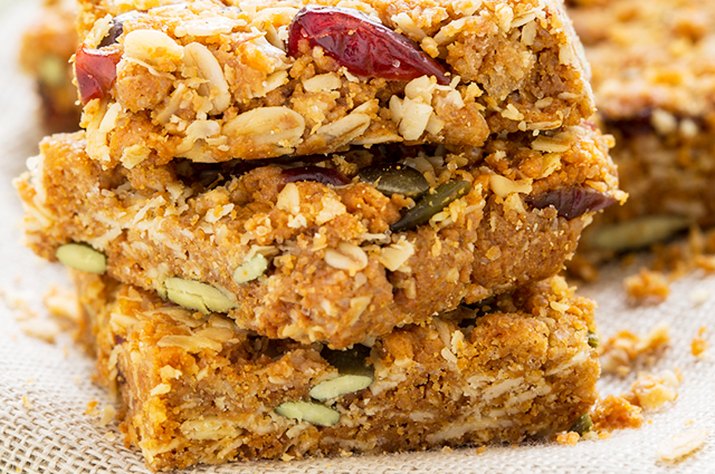 The Apricot, Pistachio and Oat Energy Bar