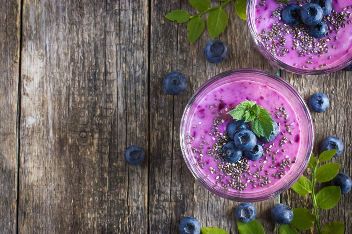 blueberry smoothie with chia seeds