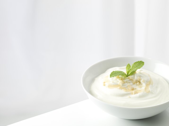 Yogurt with nuts, honey and mint