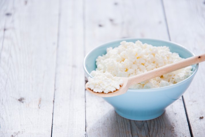 Fresh cottage cheese for muscle building diet